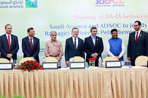 印度與阿聯(lián)酋、沙特簽署440億美元石油協(xié)作協(xié)議